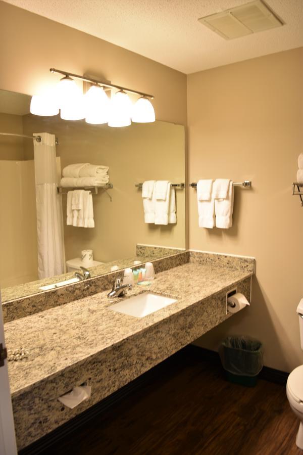 Country Inn River Falls Exterior photo
