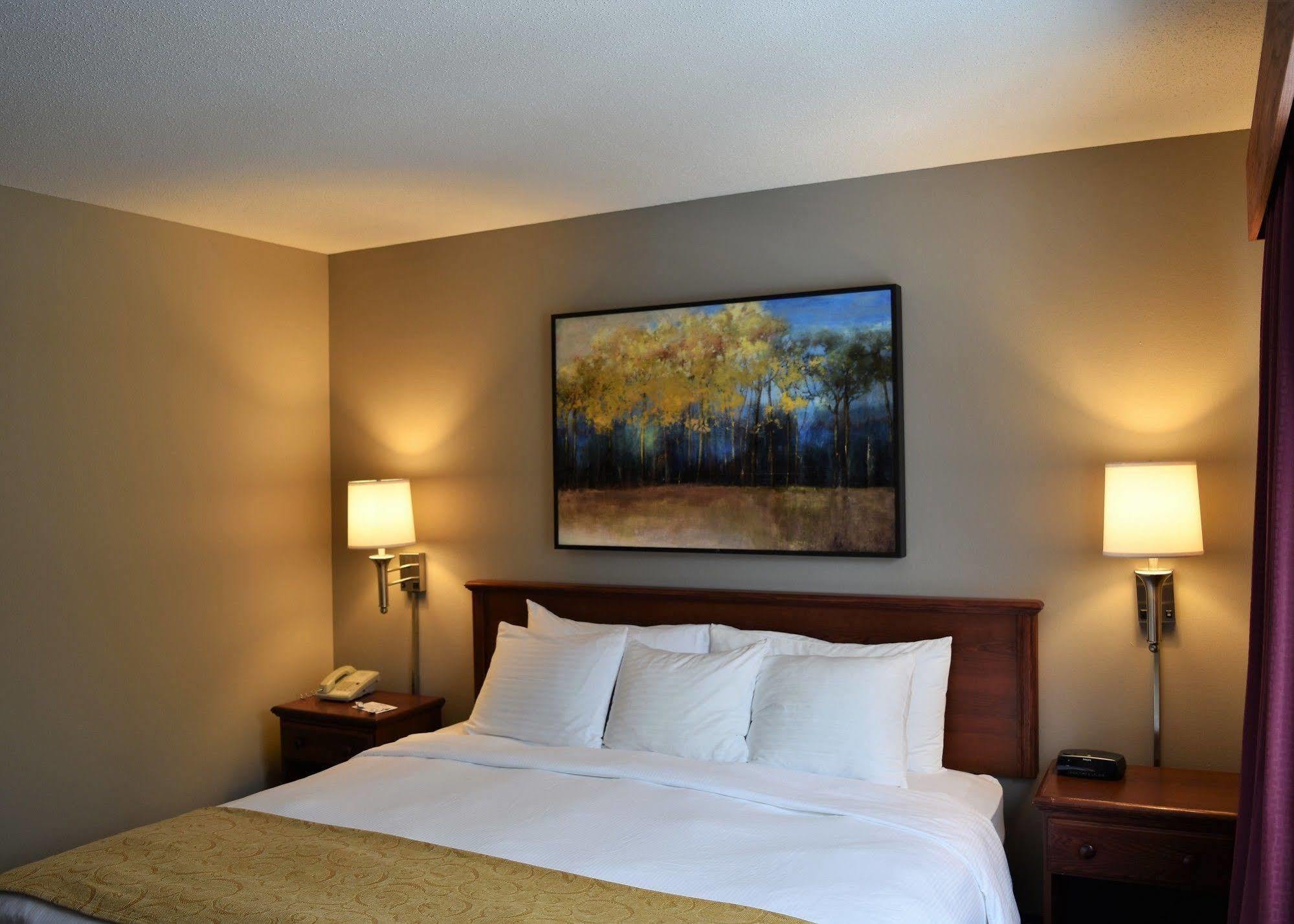 Country Inn River Falls Exterior photo