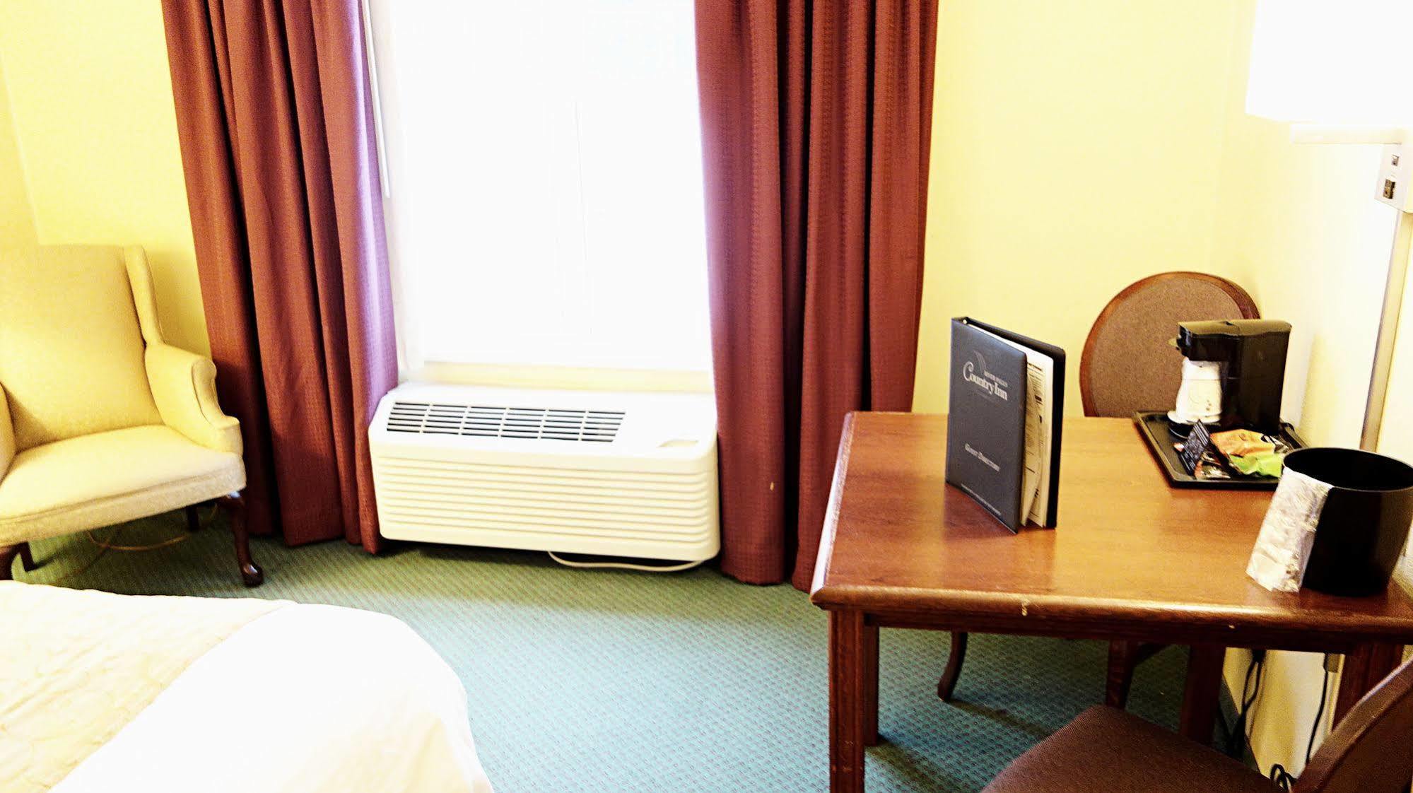 Country Inn River Falls Exterior photo