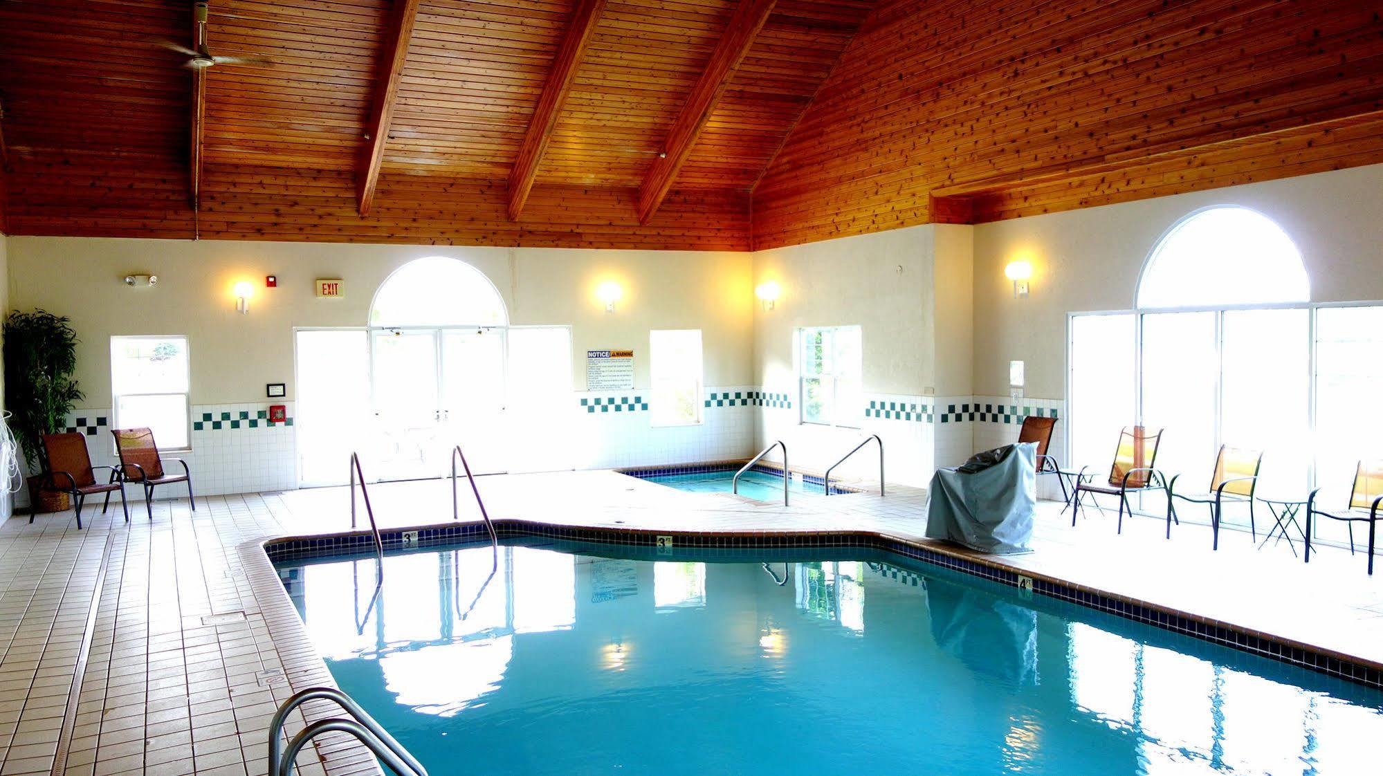 Country Inn River Falls Exterior photo